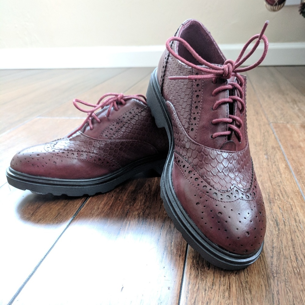 Wanted Burgundy Oxford shoes  Size 7.5
